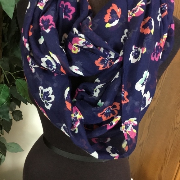 TARGET brand xfinity scarf blue floral - Picture 4 of 7